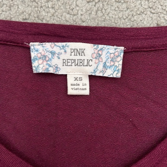 Top - Picture 2 of 2